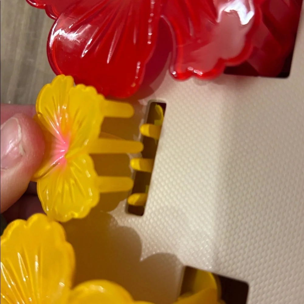NWT Piper K Hawaiian tropical flower  Hair Clips Set of 6